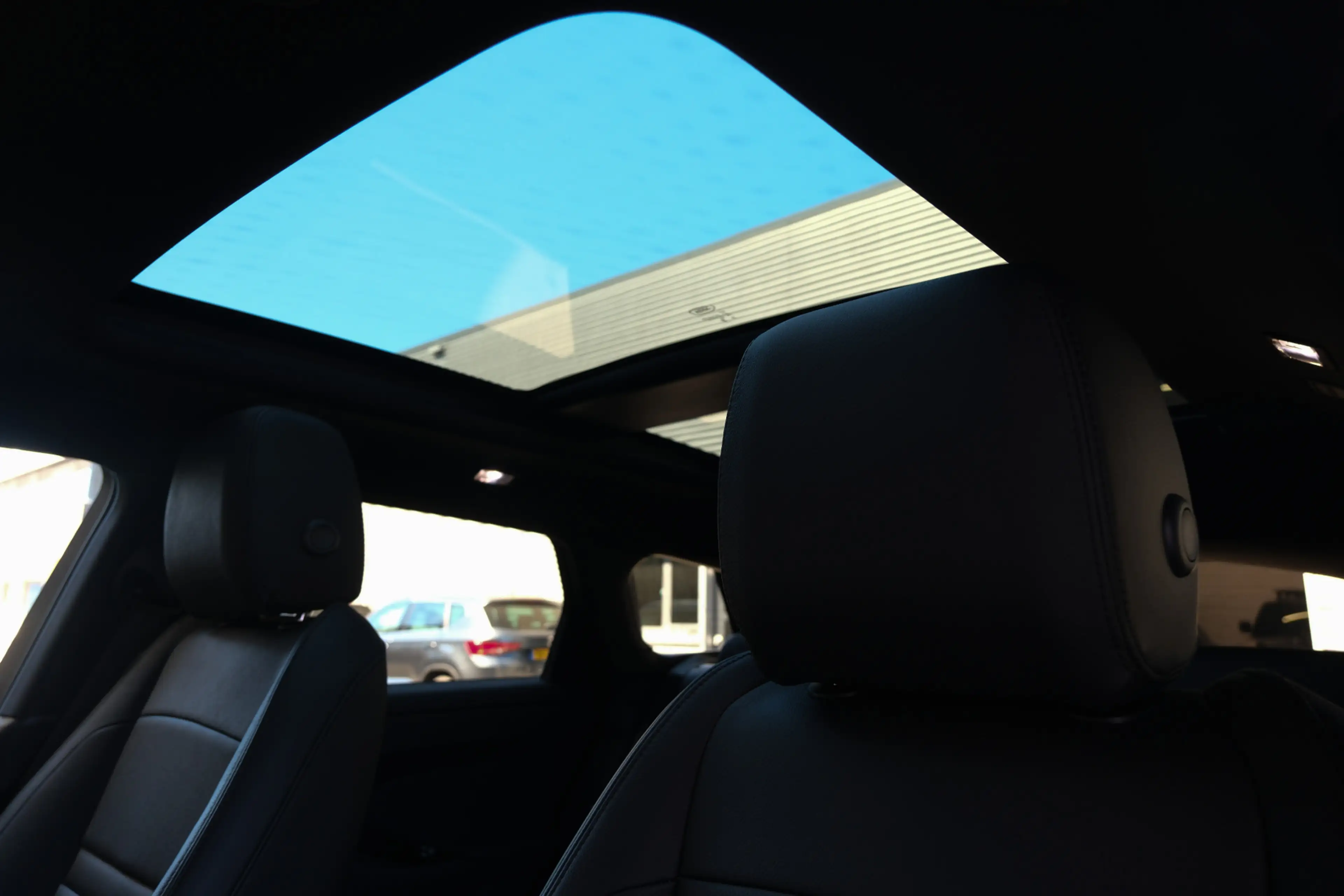 Land Rover Range Rover Evoque 1.5 P270e PHEV AWD Dynamic SE | Black Pack | Schui — photo 40