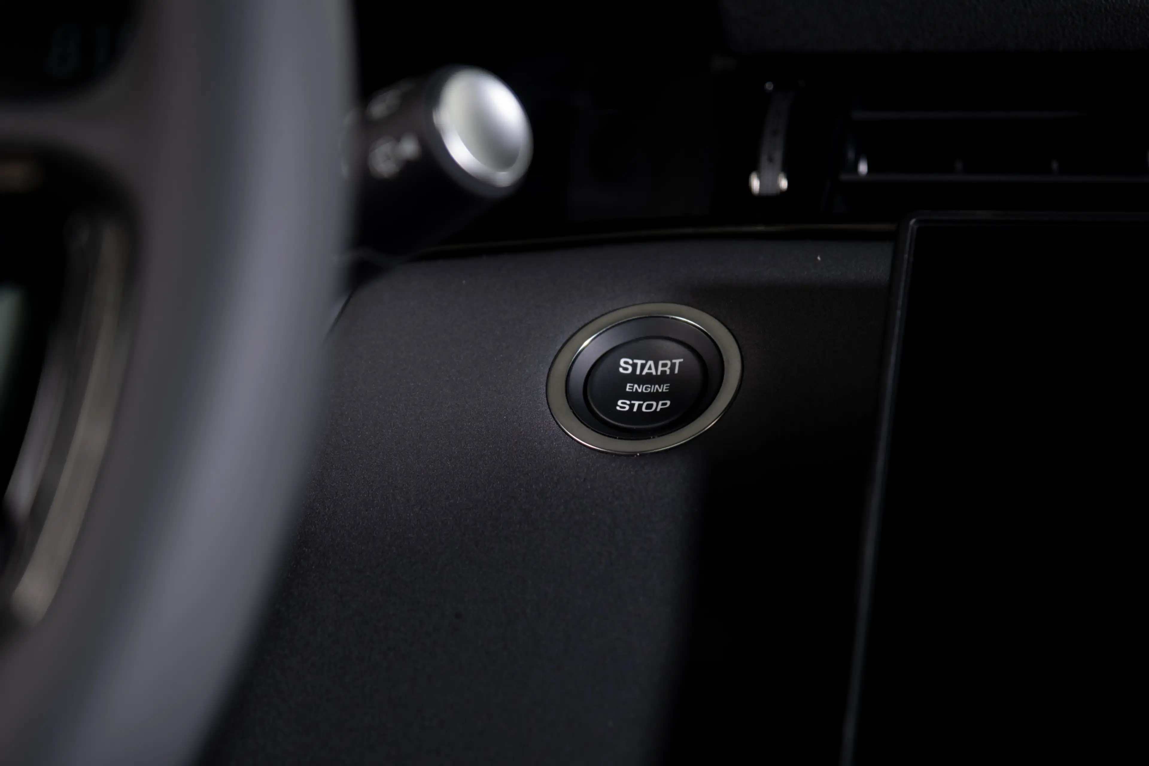 Land Rover Range Rover Evoque 1.5 P270e PHEV AWD Dynamic SE | Black Pack | Schui — photo 24