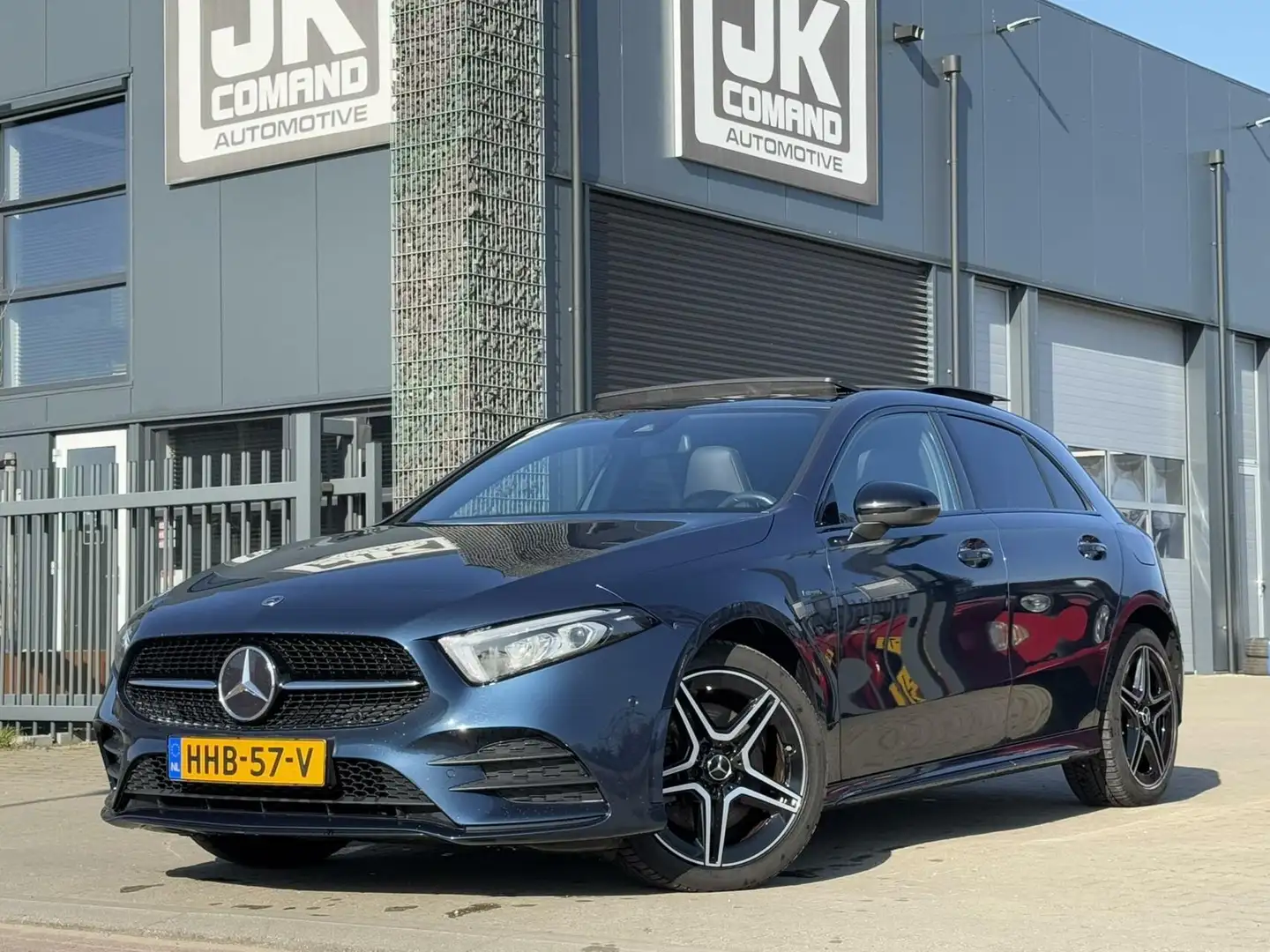 Mercedes-Benz A 250 250e AMG | Pano | Widescreen | Ambient lights | Ni Blauw - 2