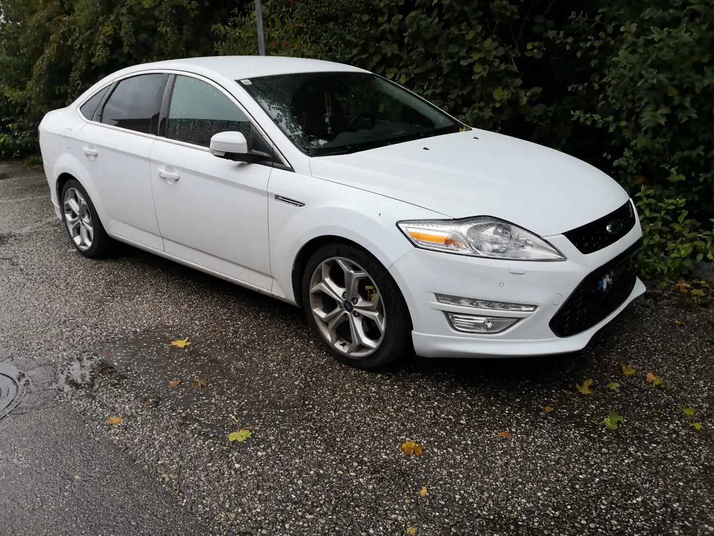 Ford Mondeo Titanium 2,0 TDCi DPF Aut. Weiß - 2