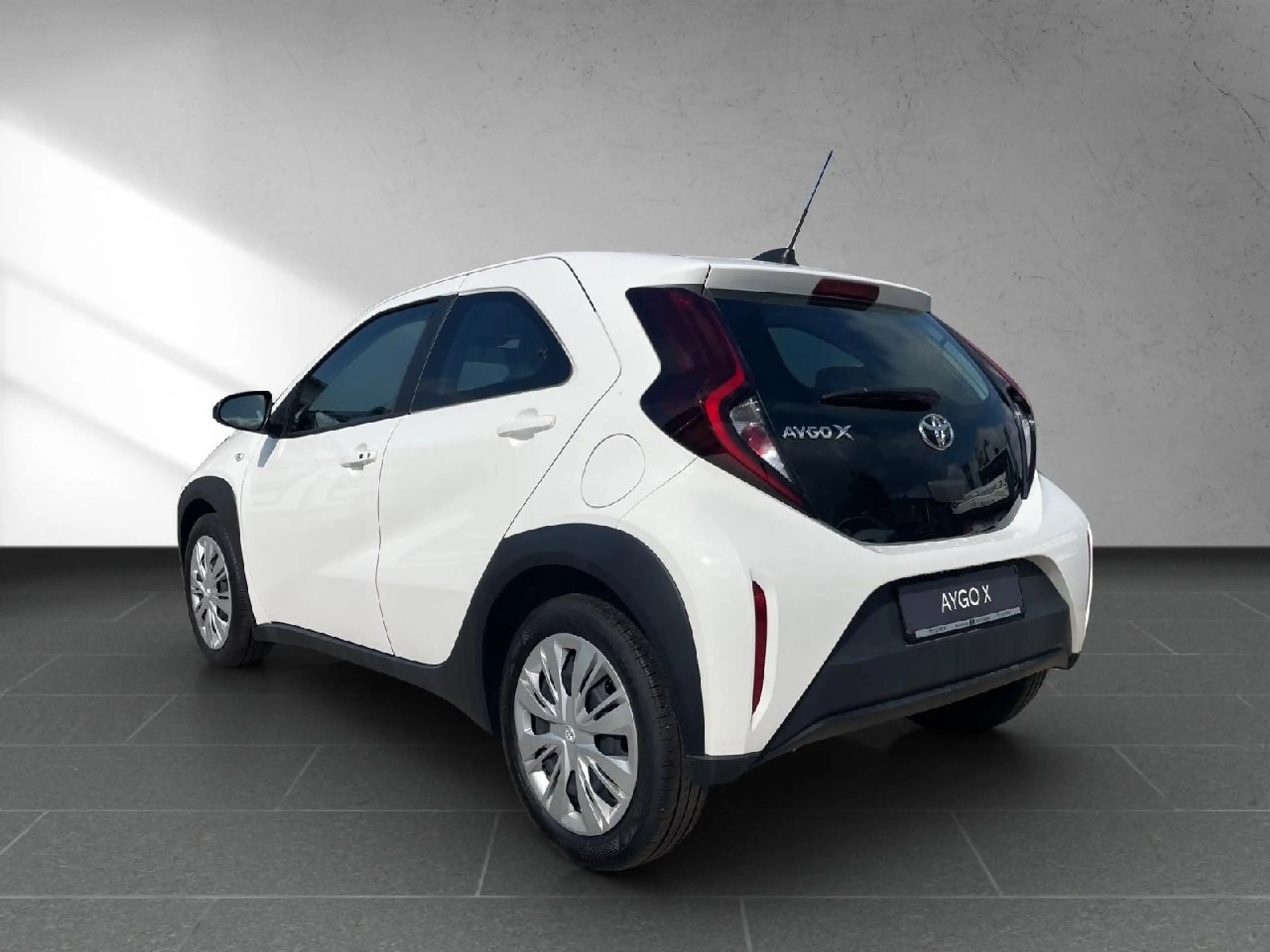 Toyota Aygo X Play — photo 3