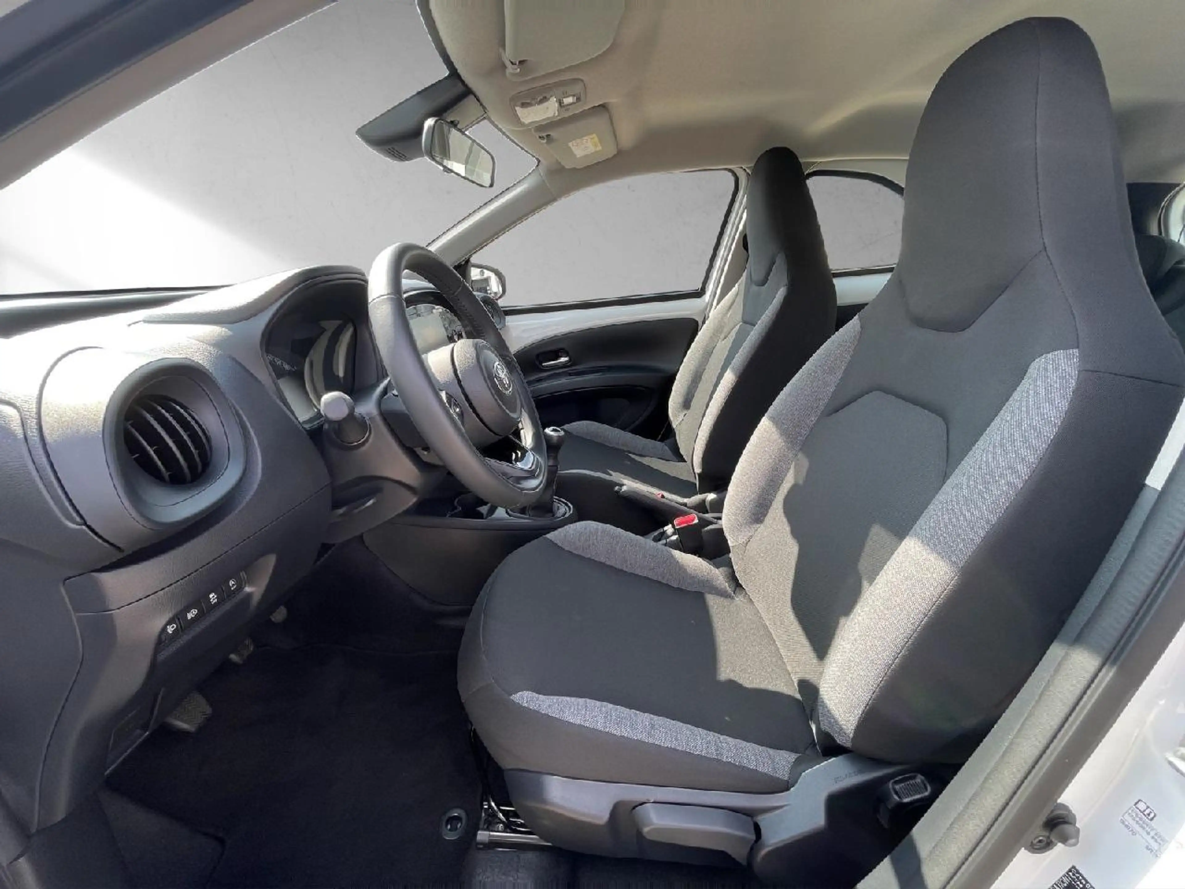 Toyota Aygo X Play — photo 13