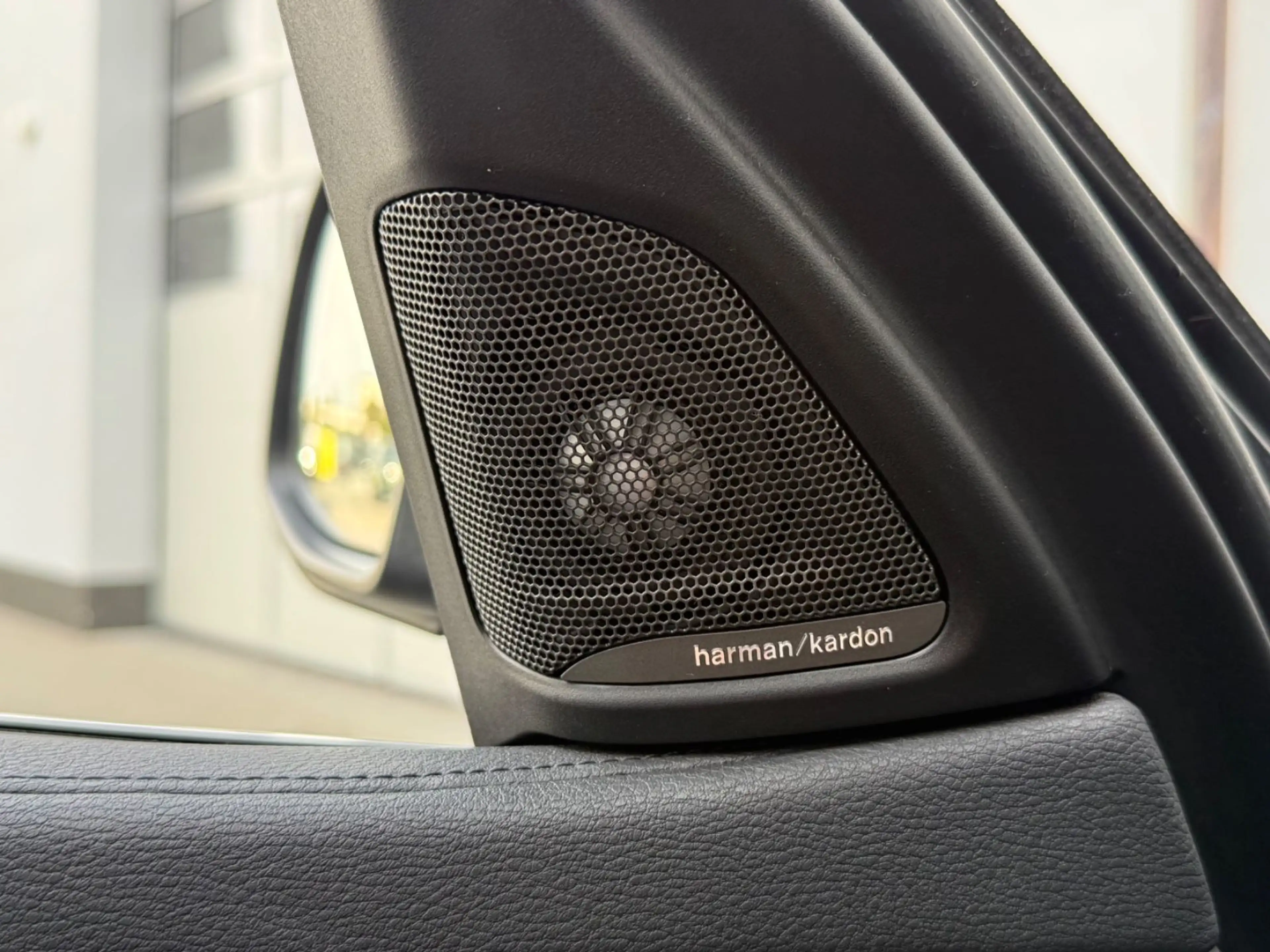 BMW X6 xDrive 40 d — photo 13