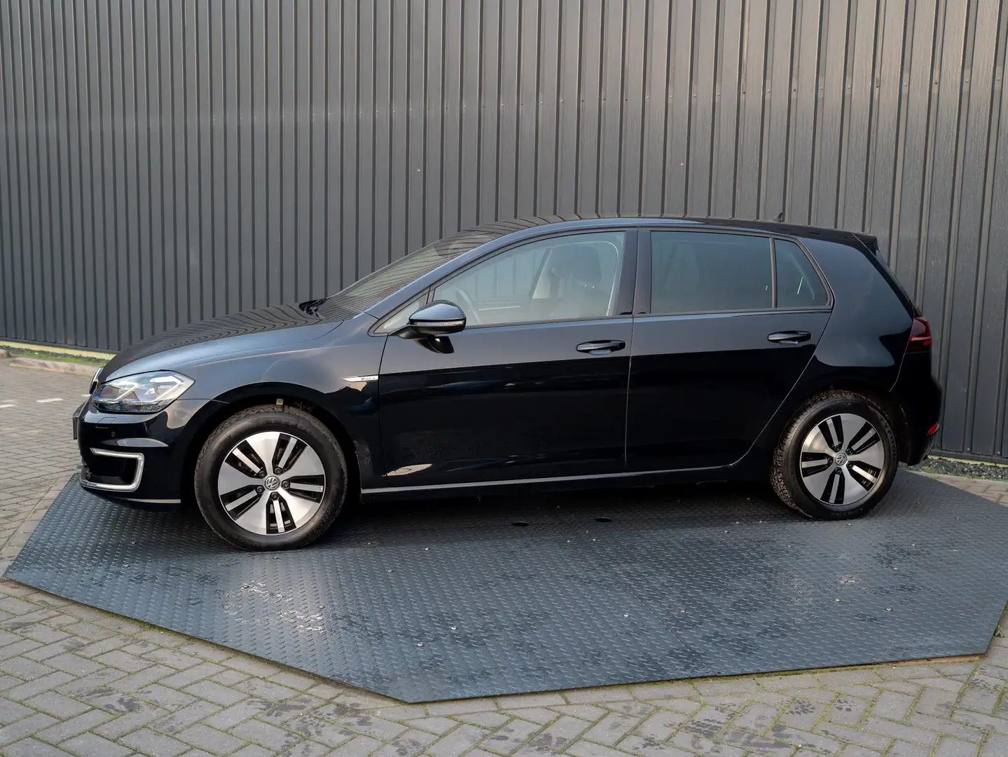 Volkswagen e-Golf | Camera | Keyless | Warmtepomp | Stoelverw. | Ada Noir - 2