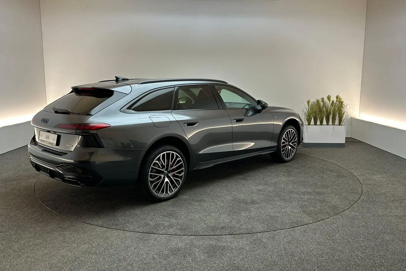 Audi A6 Avant S edition 2.0 TFSI e S tronic Сірий - 2