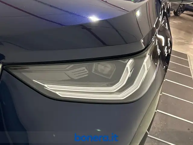 BMW X3 view 10