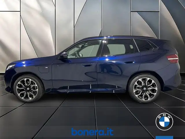 BMW X3 view 8