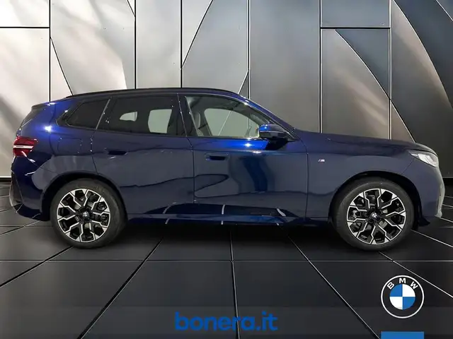 BMW X3 view 4