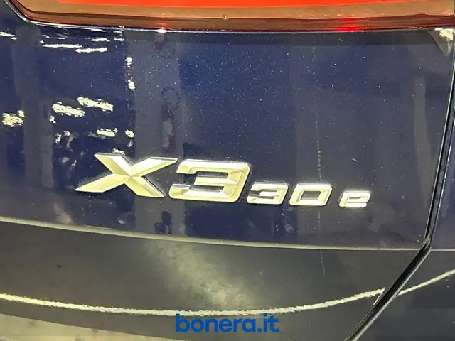 BMW X3 view 9
