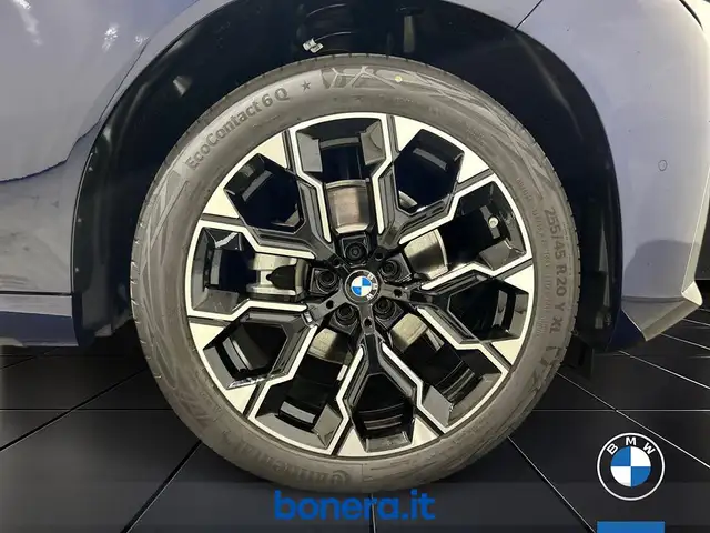 BMW X3 view 12