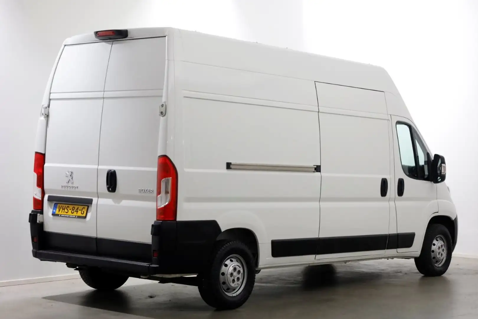 Peugeot Boxer 2.2 BlueHDi 140pk E6 L3H3 Premium Airco/Camera 11- Blanco - 2