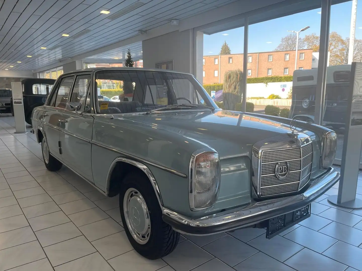Mercedes-Benz 200 /8 Limousine - Automatik - AHK - Oldtimer Azul - 2