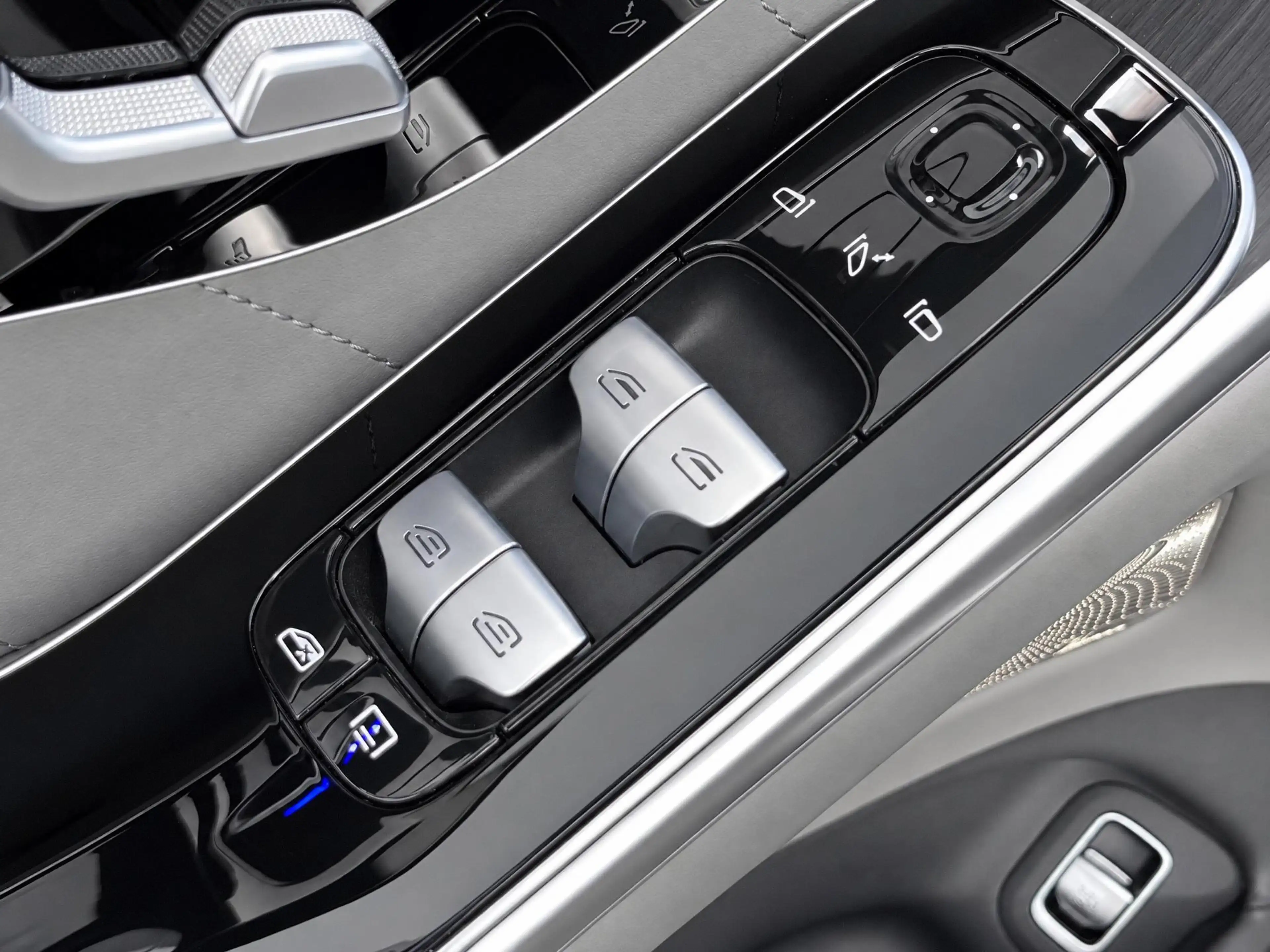Mercedes-Benz S 580 e Lang — photo 15