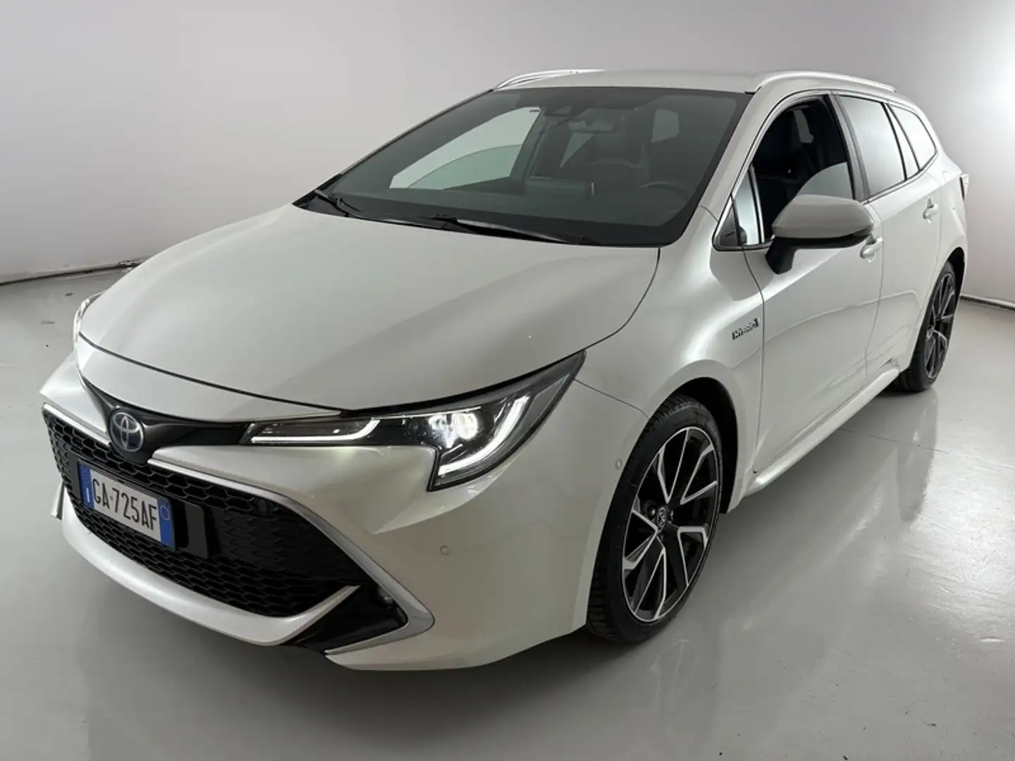 Toyota Corolla Touring Sports 2.0 Hybrid Lounge Bianco - 1