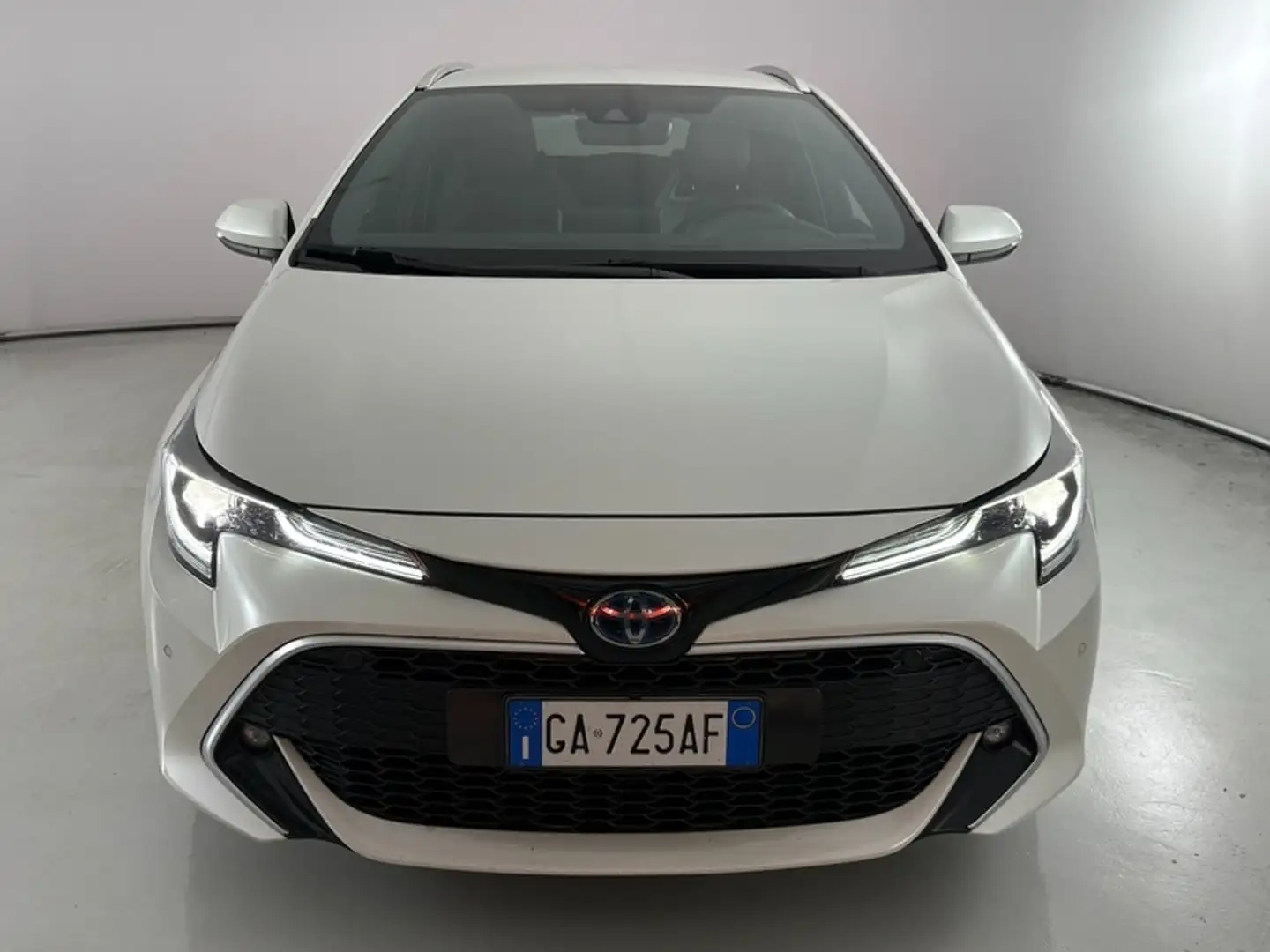 Toyota Corolla Touring Sports 2.0 Hybrid Lounge Bianco - 2
