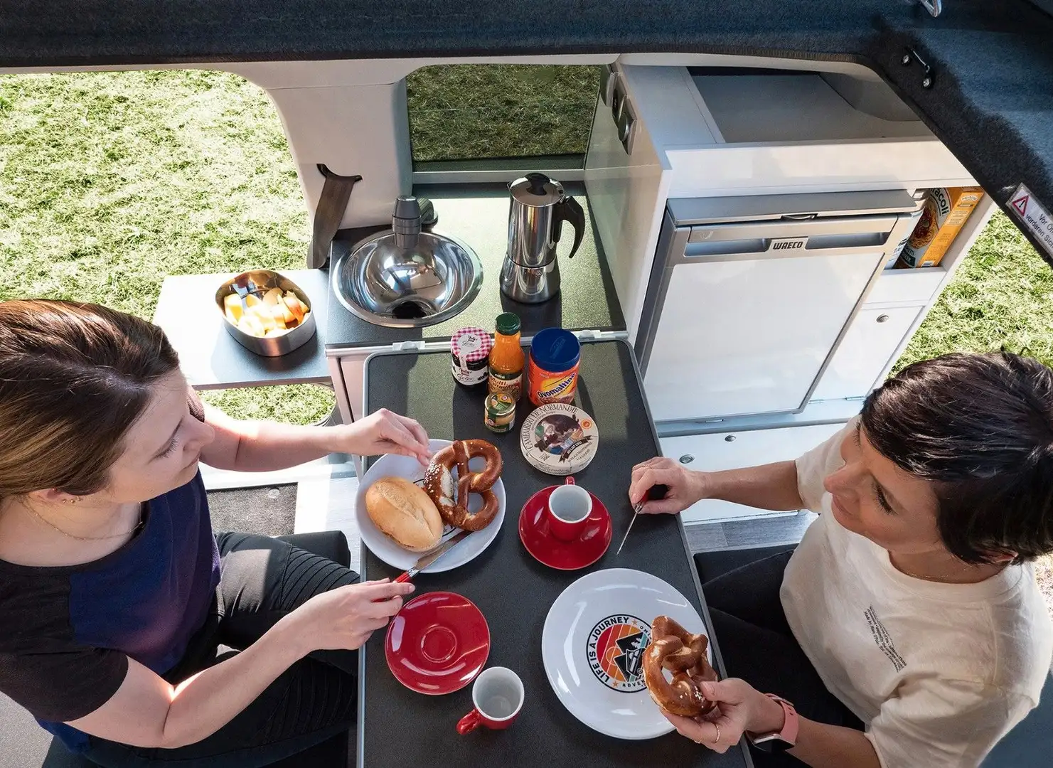 Volkswagen Caddy Maxi TDI ähn. California 220 Weiß - 2