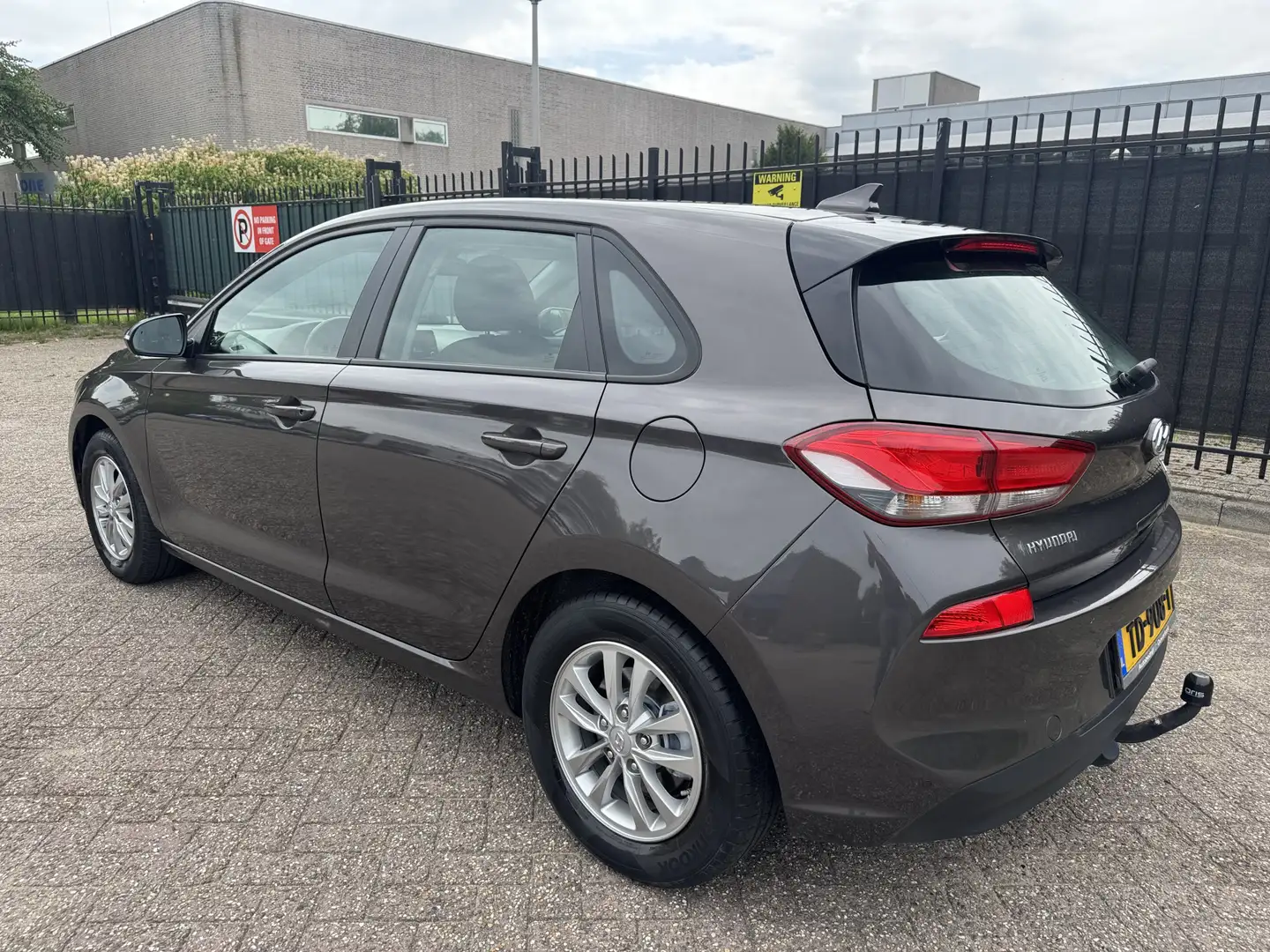 Hyundai i30 1.0 T-GDI First Edition DAB/Clima/Cruise/LMV Grijs - 2