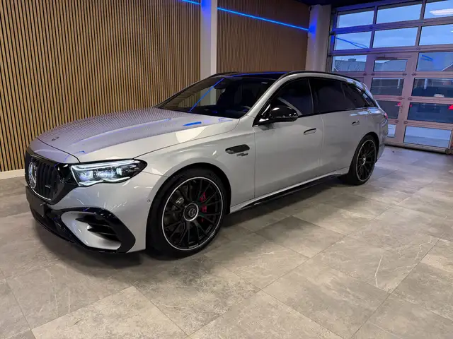 Mercedes-Benz E 53 AMG AMG E 53 T HYBRID 4Matic+ AMG SPEEDSHIFT TCT 9G