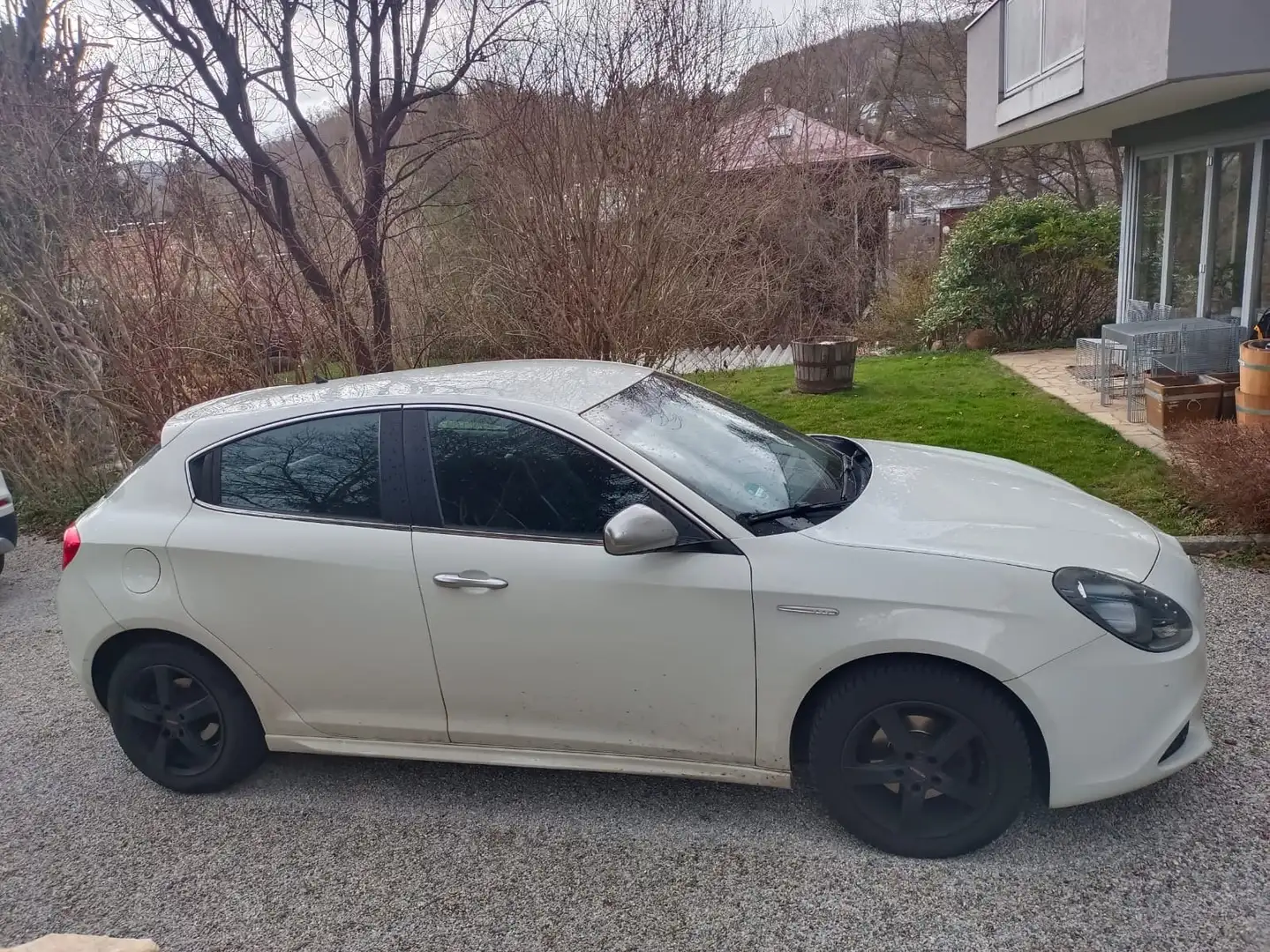 Alfa Romeo Giulietta Giulietta+1,4+TB+DistinctiveDistinctive Bílá - 1
