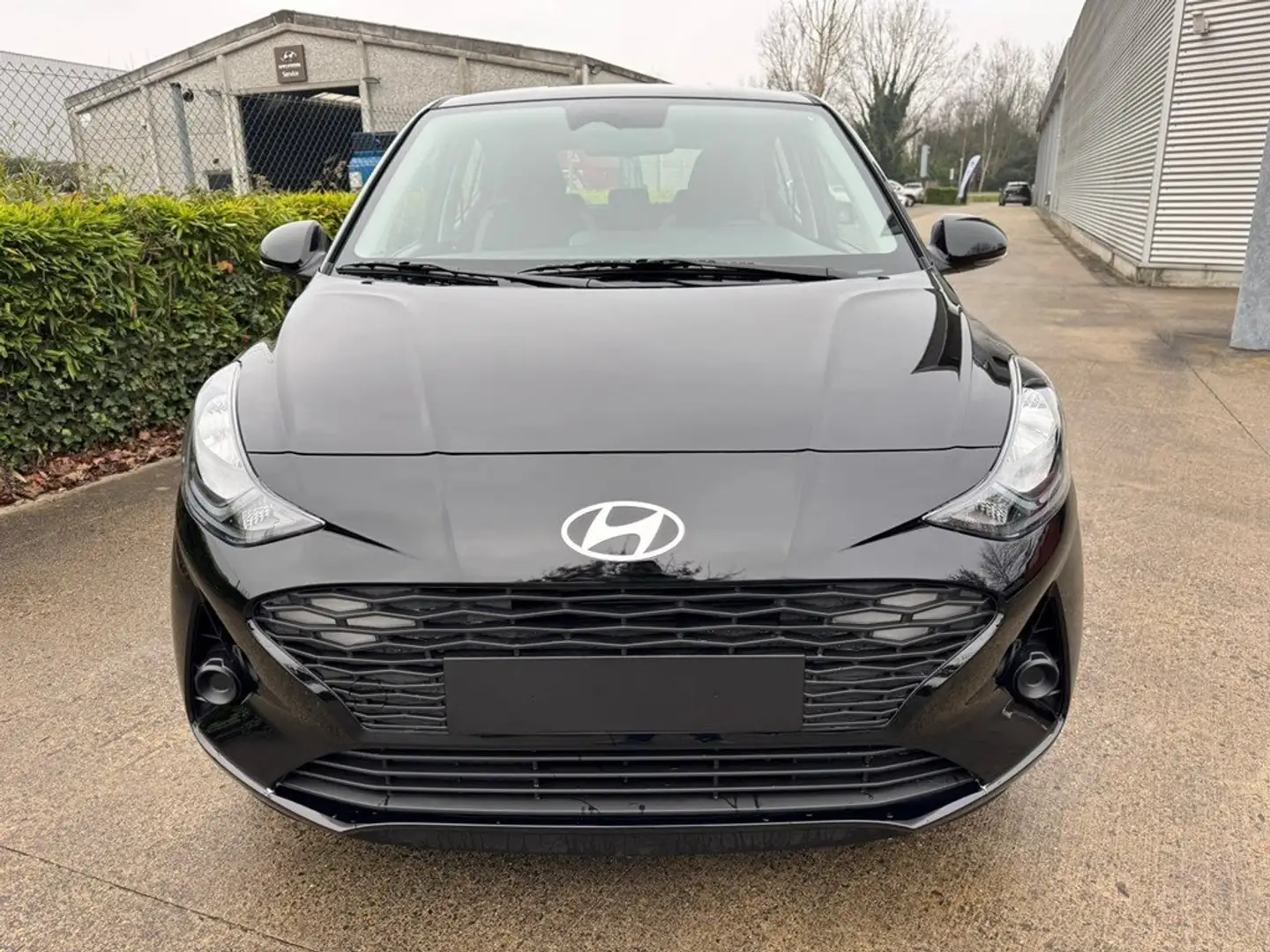 Hyundai i10 1.0i Twist Negru - 2