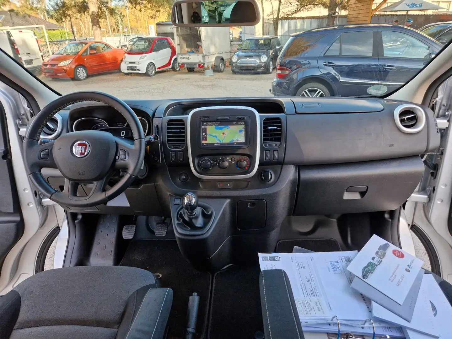 Fiat Talento TALENTO 1.6dCi 145PS FAMiLY ROLLSTUHLRAMPE 64TKM Silber - 2