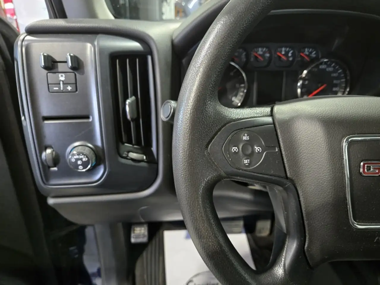 GMC Sierra 1500 снимка GMC Sierra 1500