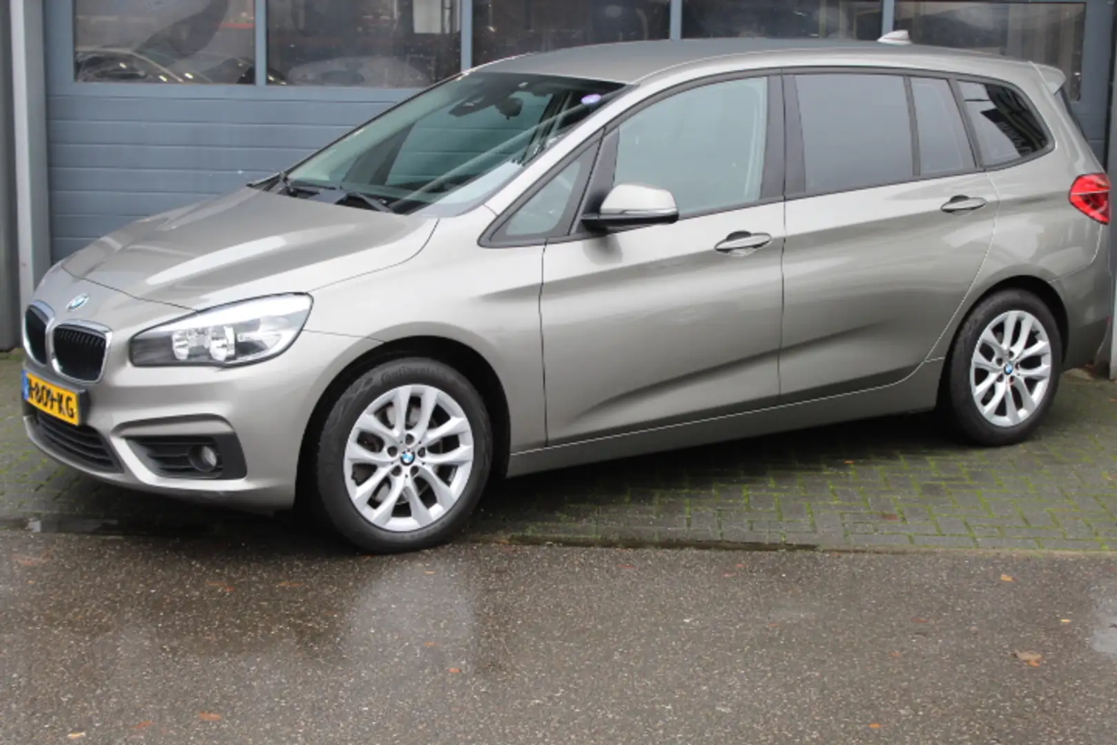 BMW 220 2-serie Gran Tourer 220i (4 Cyl) Gran Tourer 7pers Bruin - 1