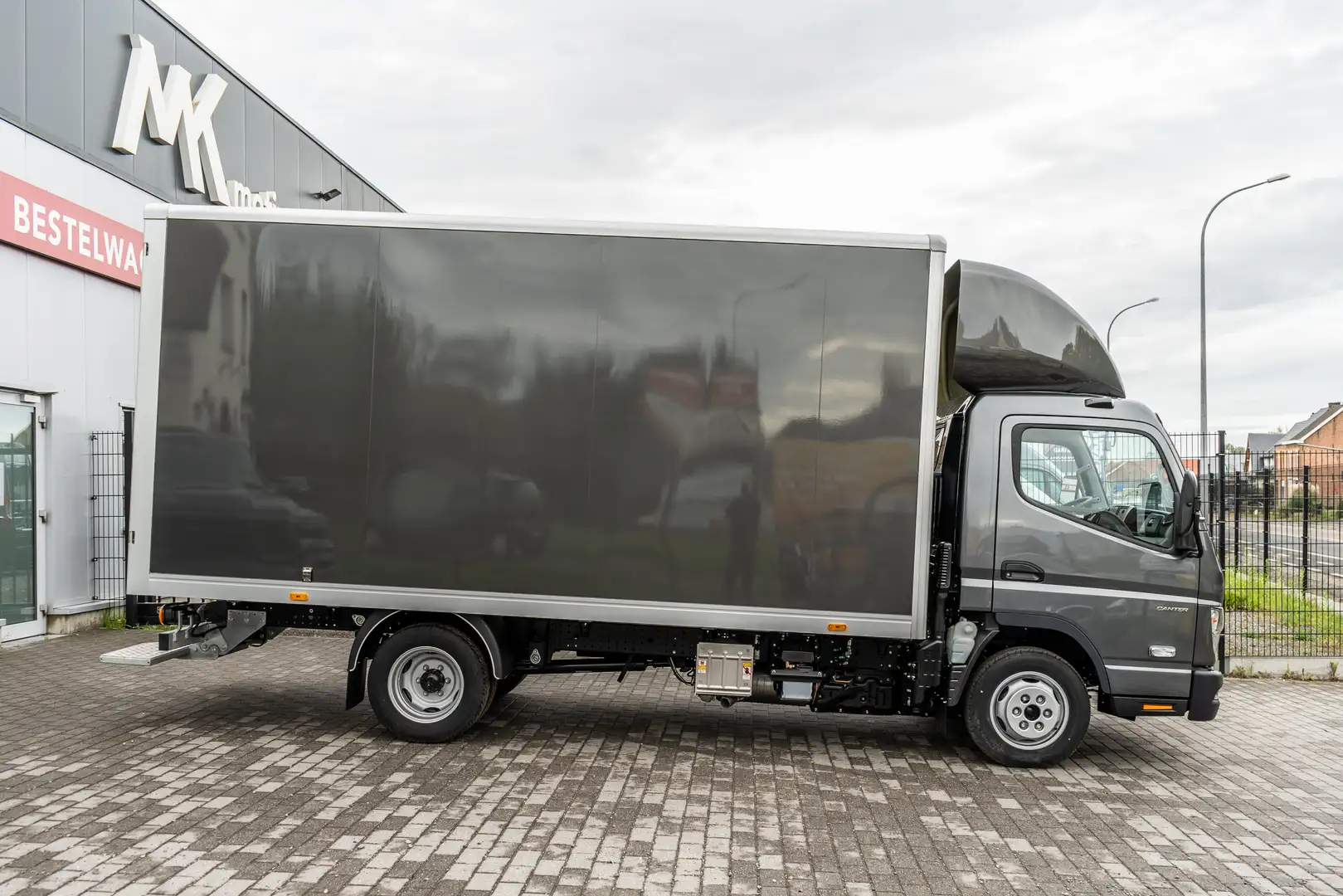 Mitsubishi Canter Meubelbak - Automaat - Trekhaak 3500kg - 54.500ex Gri - 2