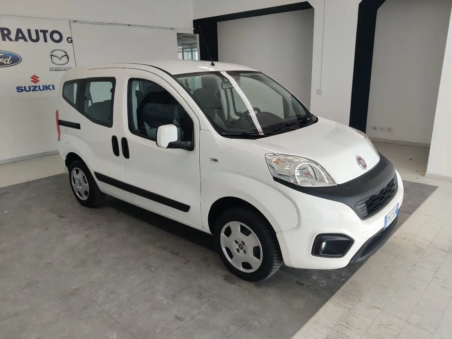 Fiat Qubo 1.4 8V 70 CV Easy Natural Power Bianco - 1