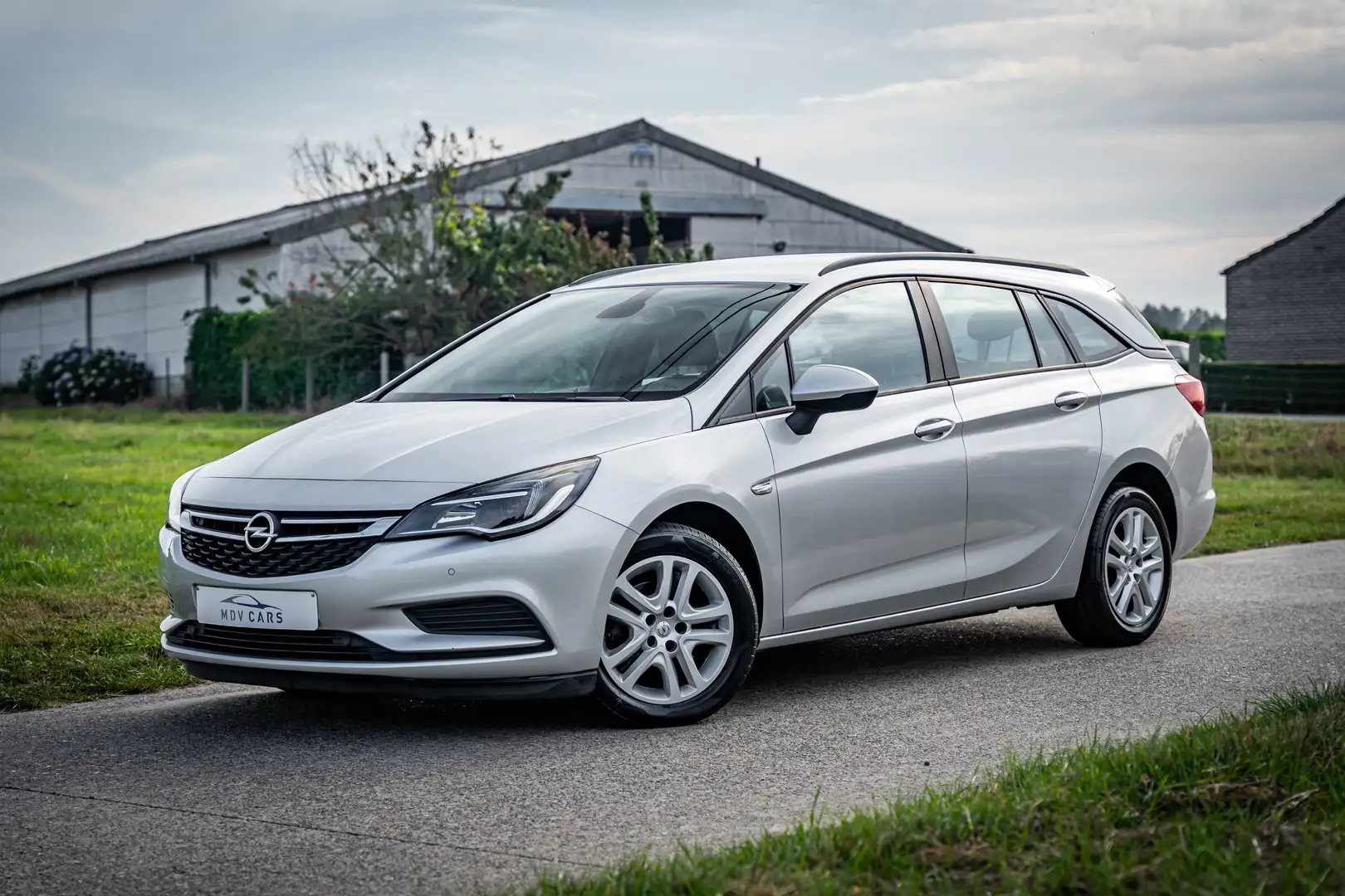 Opel Astra Astra Sports Tourer 1.6 CDTi ECOTEC Grijs - 1