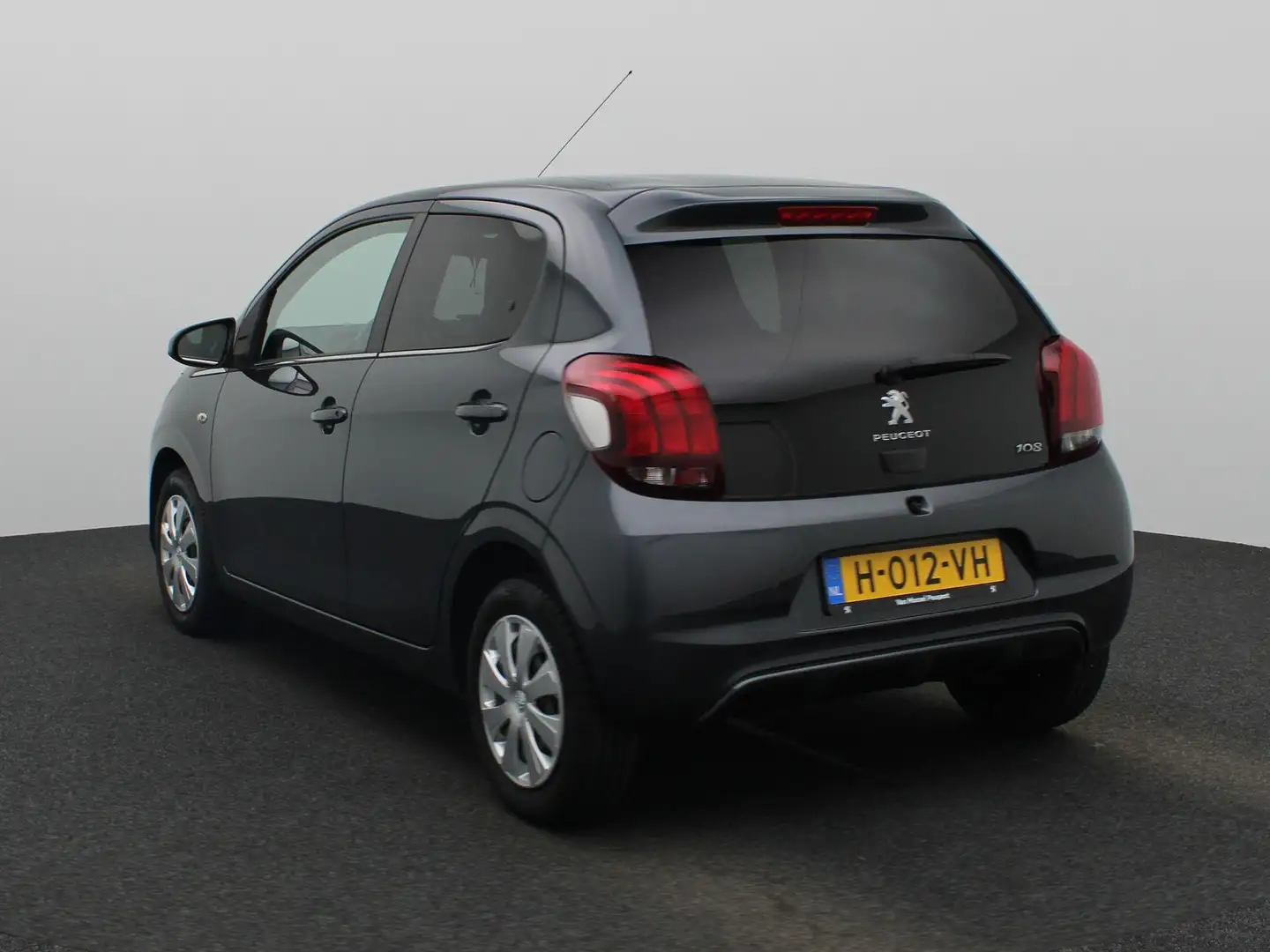 Peugeot 108 1.0 e-VTi Active | Zuinig | 1e eigenaar | Airco | Grijs - 2