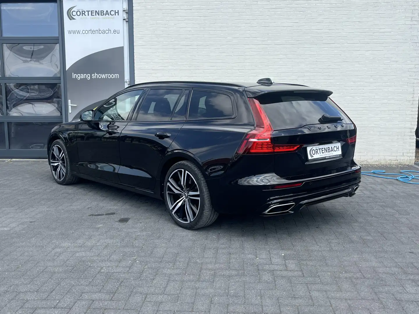 Volvo V60 2.0 T6 Recharge AWD Plus Dark | Longe Range | Adap Schwarz - 2