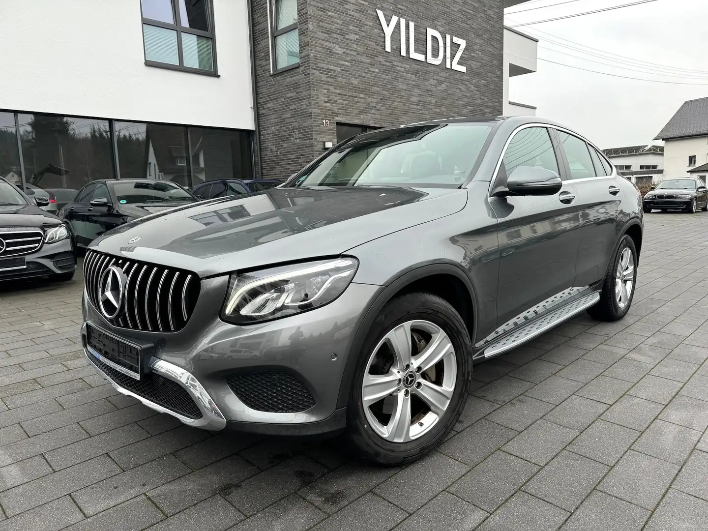 Mercedes-Benz GLC 250 COUPE EXCLUSIVE COMAND SCHIEBEDACH LED Gri - 1