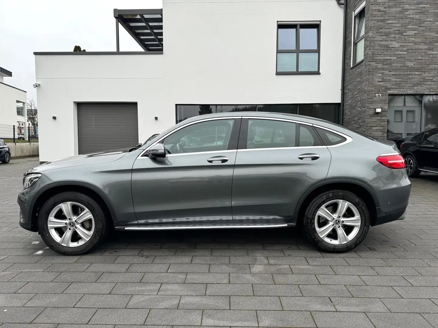 Mercedes-Benz GLC 250 COUPE EXCLUSIVE COMAND SCHIEBEDACH LED Grey - 2