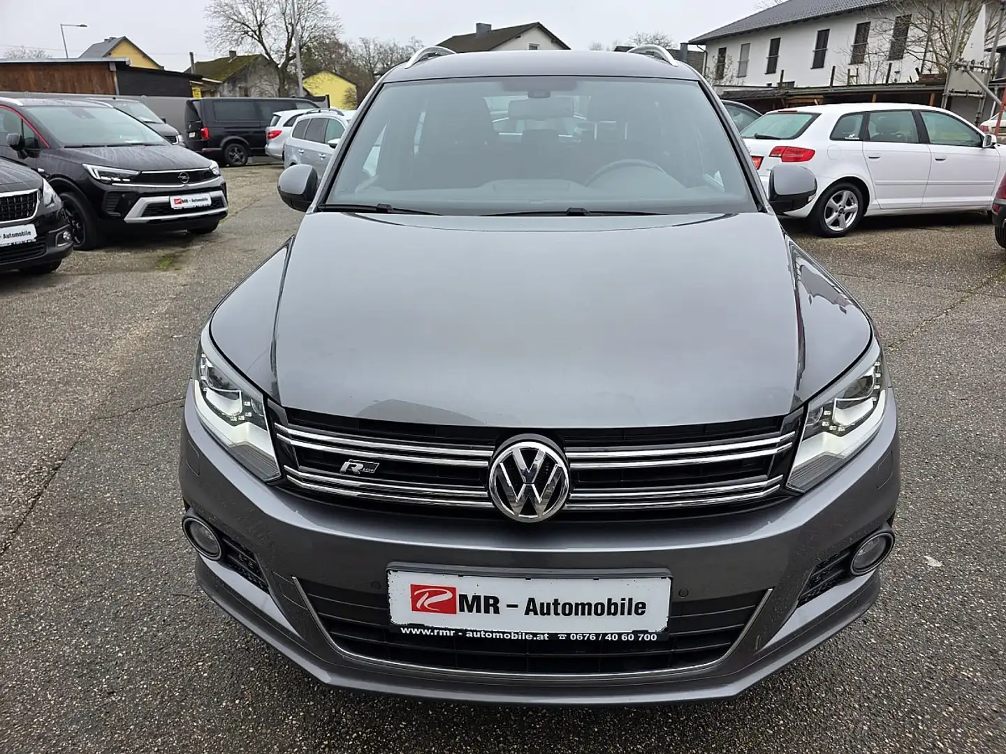 Volkswagen Tiguan 2,0 TDI SCR Sport Austria Grau - 2