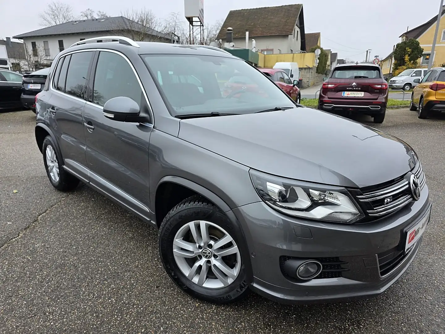 Volkswagen Tiguan 2,0 TDI SCR Sport Austria Grau - 1
