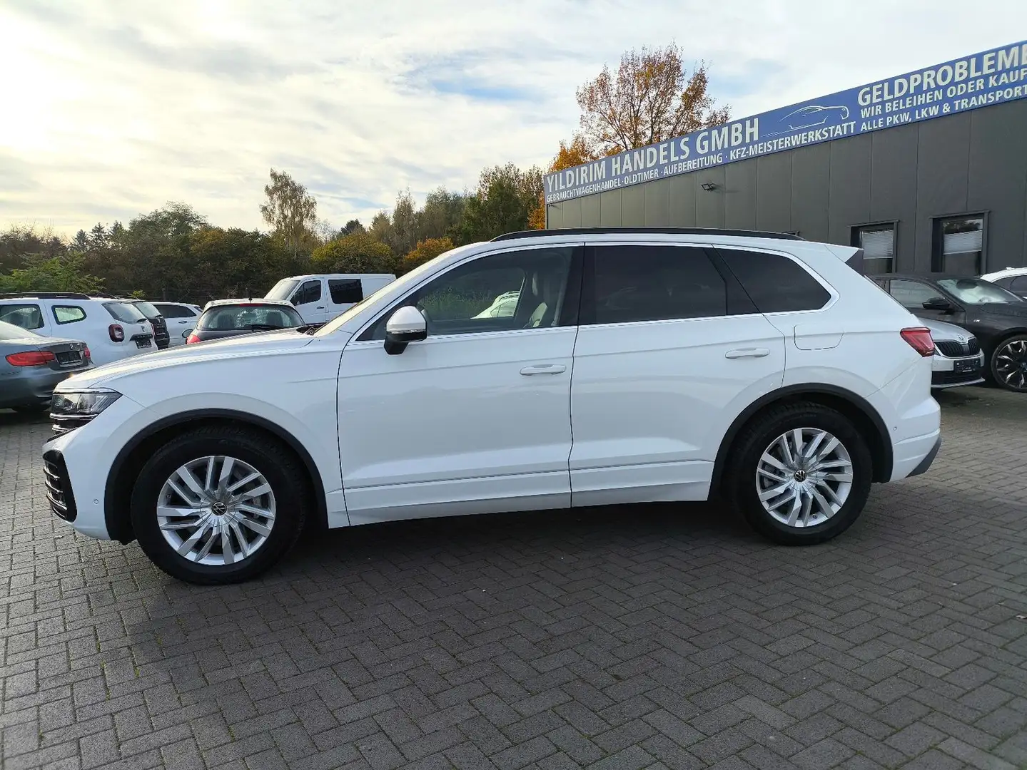 Volkswagen Touareg 3.0 TSI eHybrid,4Motion Highline,2 HAND Weiß - 1