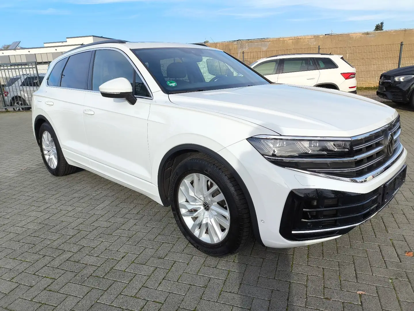 Volkswagen Touareg 3.0 TSI eHybrid,4Motion Highline,2 HAND Weiß - 2
