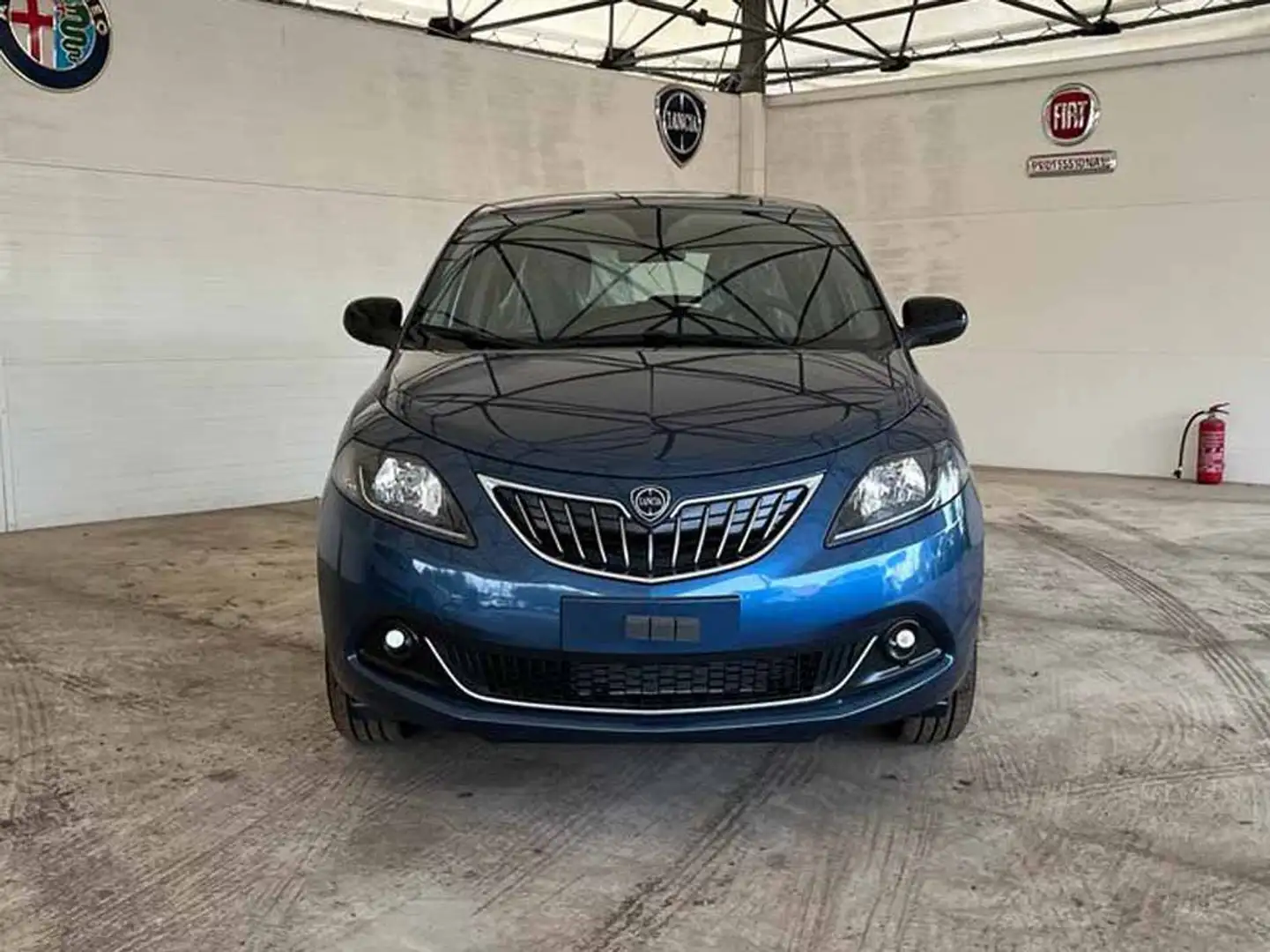Lancia Ypsilon 1.0 FireFly 5 porte S&S Hybrid Platino Blu/Azzurro - 2