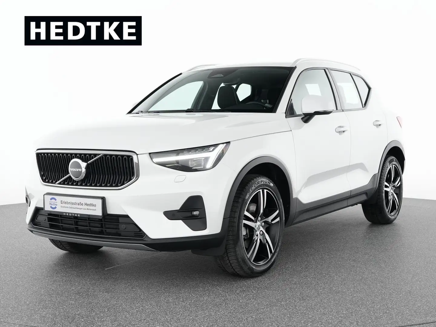 Volvo XC40 B3 Benzin Core 18"+PIXEL-LED+MEMORY+WINTER- Weiß - 1