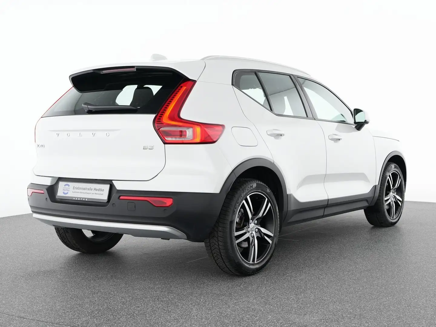 Volvo XC40 B3 Benzin Core 18"+PIXEL-LED+MEMORY+WINTER- Weiß - 2
