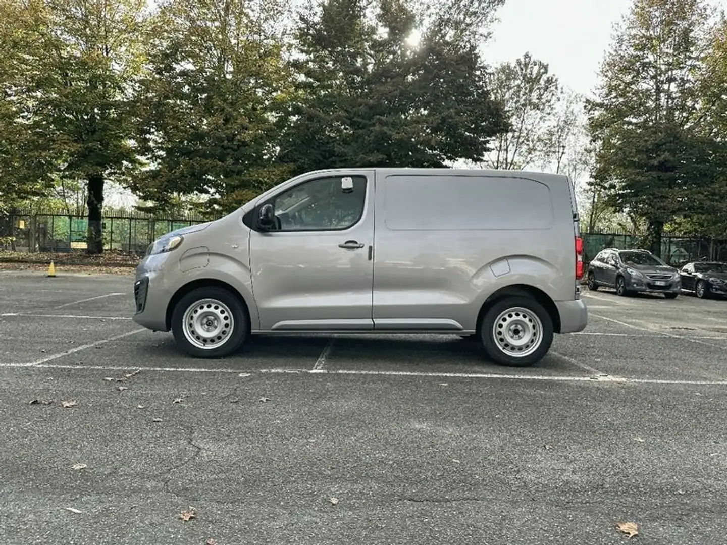 Fiat Scudo FIAT BEV VAN LOUNGE L1H1 PACCO BAT Szürke - 2