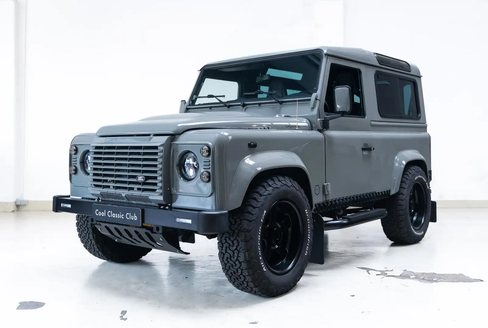 Land Rover Defender 90 - Fully Custom - Nardo Grey - Twisted Parts - Grijs - 1