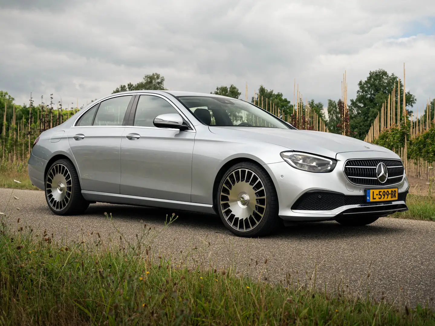 Mercedes-Benz E 200 200 Bns Sol. Zilver - 1