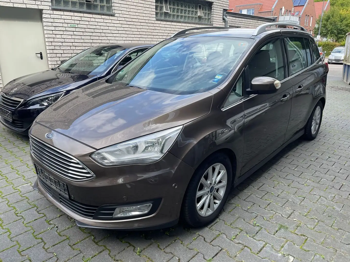 Ford C-Max Titanium Pano Multi Freispr. Navi Kamera A Braun - 1