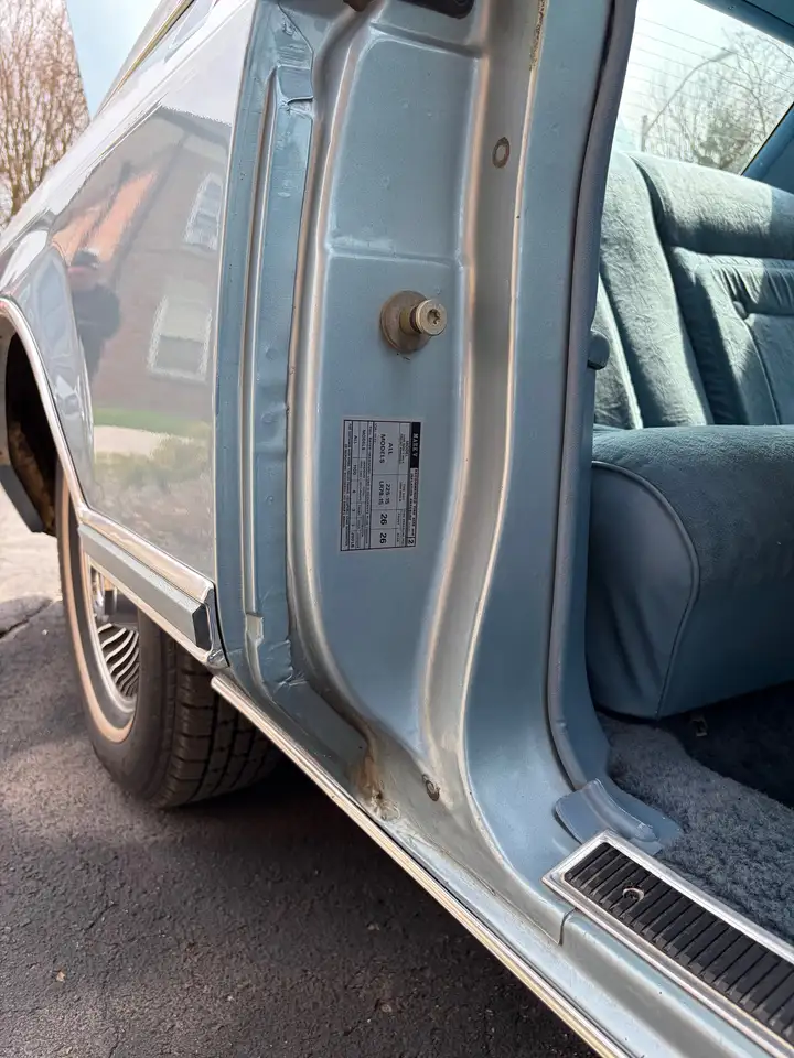 Lincoln Continental снимка Lincoln Continental