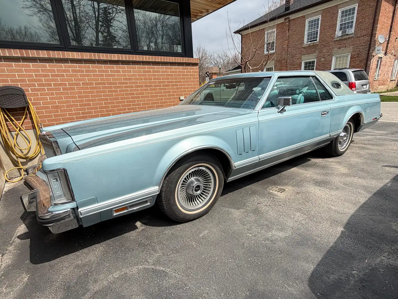 Lincoln Continental снимка Lincoln Continental