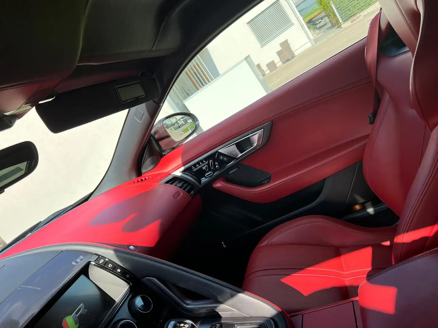 Jaguar F-Type Coupe 5,0 V8 R AWD Aut. S/C - 2