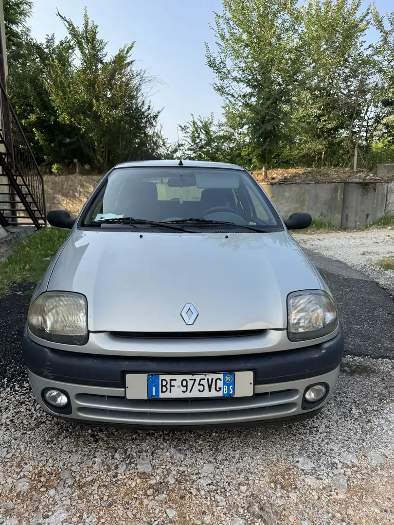 Renault Clio 5p 1.2 RT - 1