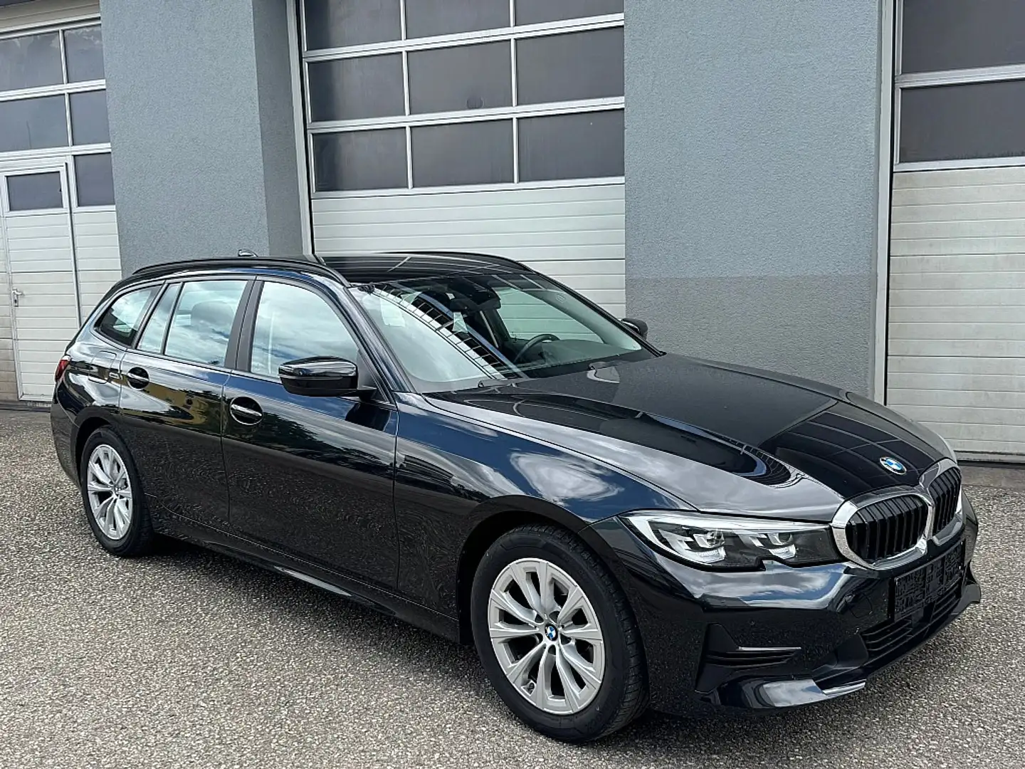 BMW 318 d Touring Sport Line Aut. Noir - 2